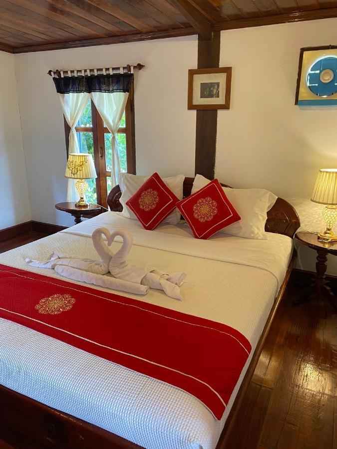 Golden Lotus Boutique Hotel Луанґпхабанґ Екстер'єр фото