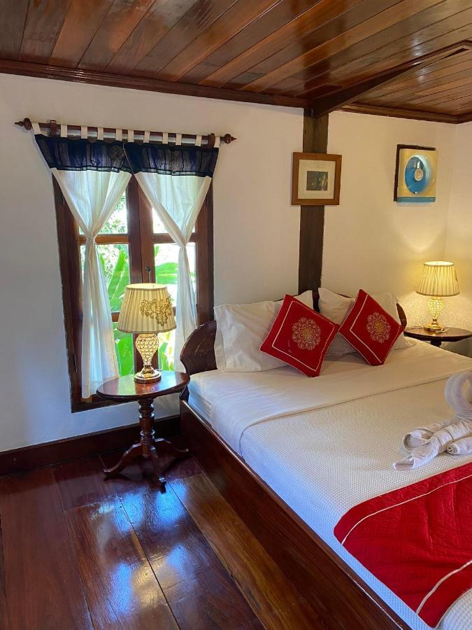 Golden Lotus Boutique Hotel Луанґпхабанґ Екстер'єр фото