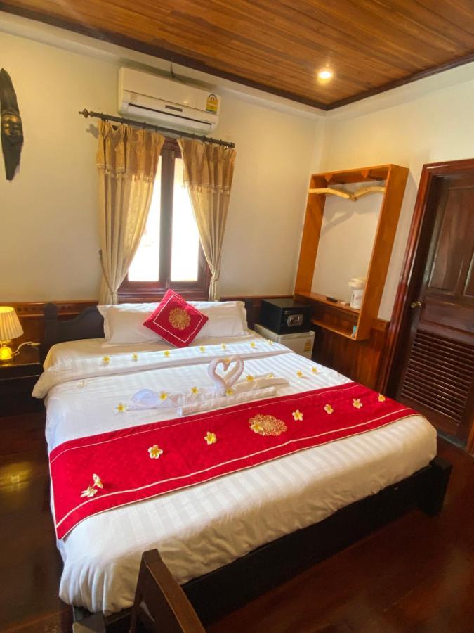 Golden Lotus Boutique Hotel Луанґпхабанґ Екстер'єр фото