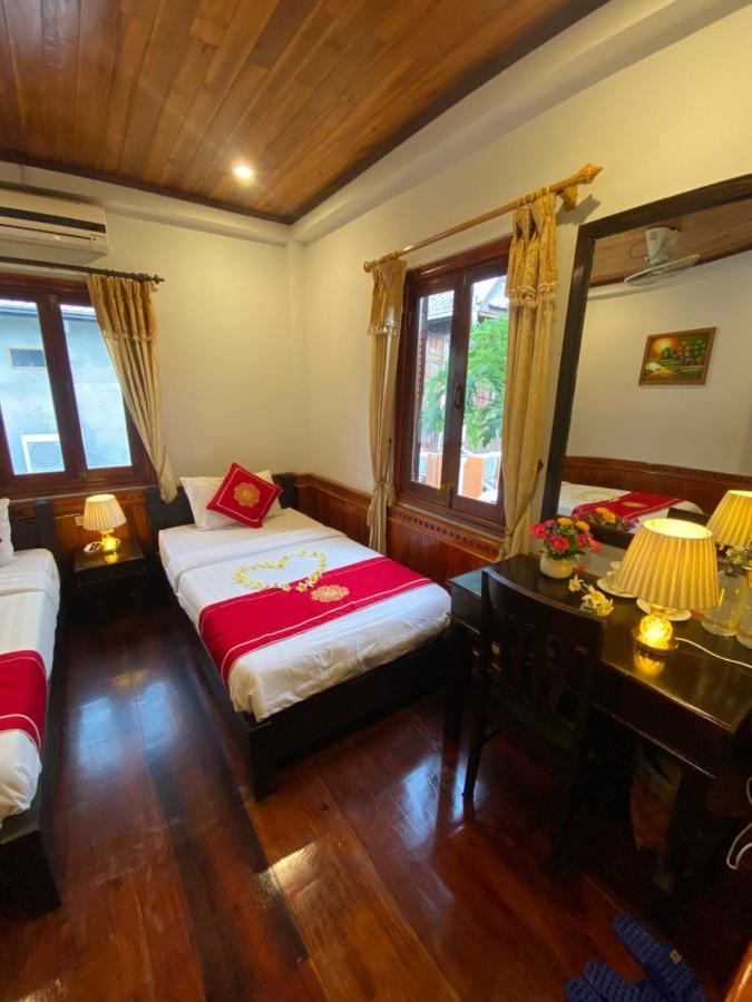 Golden Lotus Boutique Hotel Луанґпхабанґ Екстер'єр фото