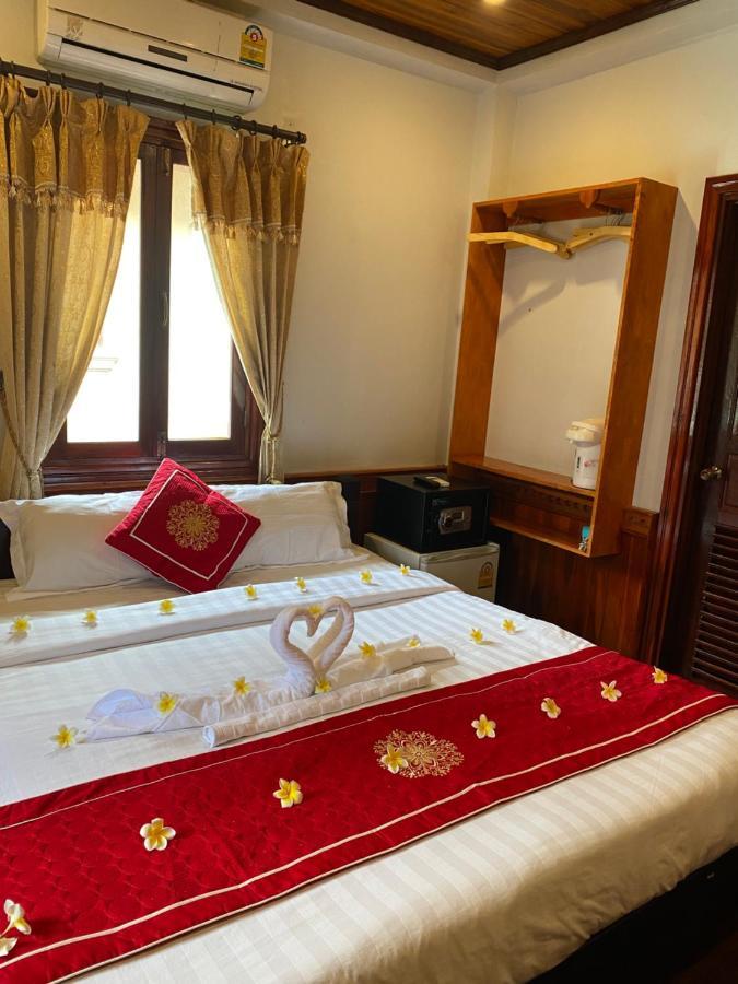 Golden Lotus Boutique Hotel Луанґпхабанґ Екстер'єр фото