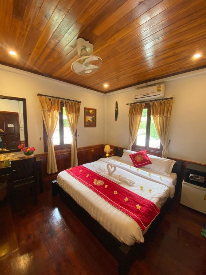 Golden Lotus Boutique Hotel Луанґпхабанґ Екстер'єр фото