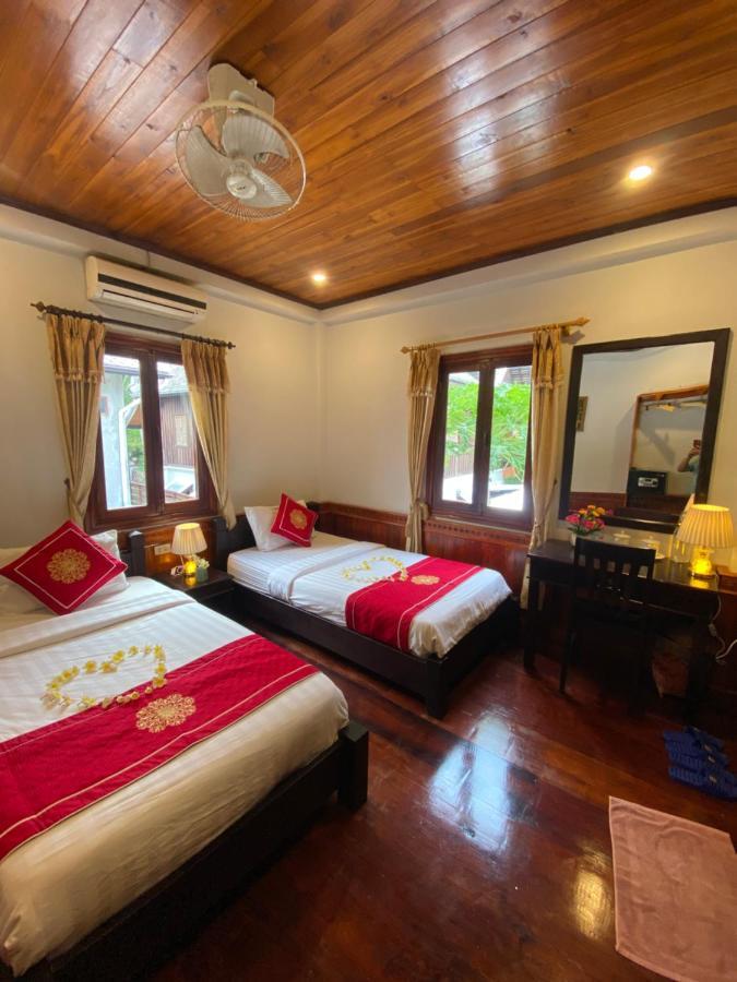 Golden Lotus Boutique Hotel Луанґпхабанґ Екстер'єр фото